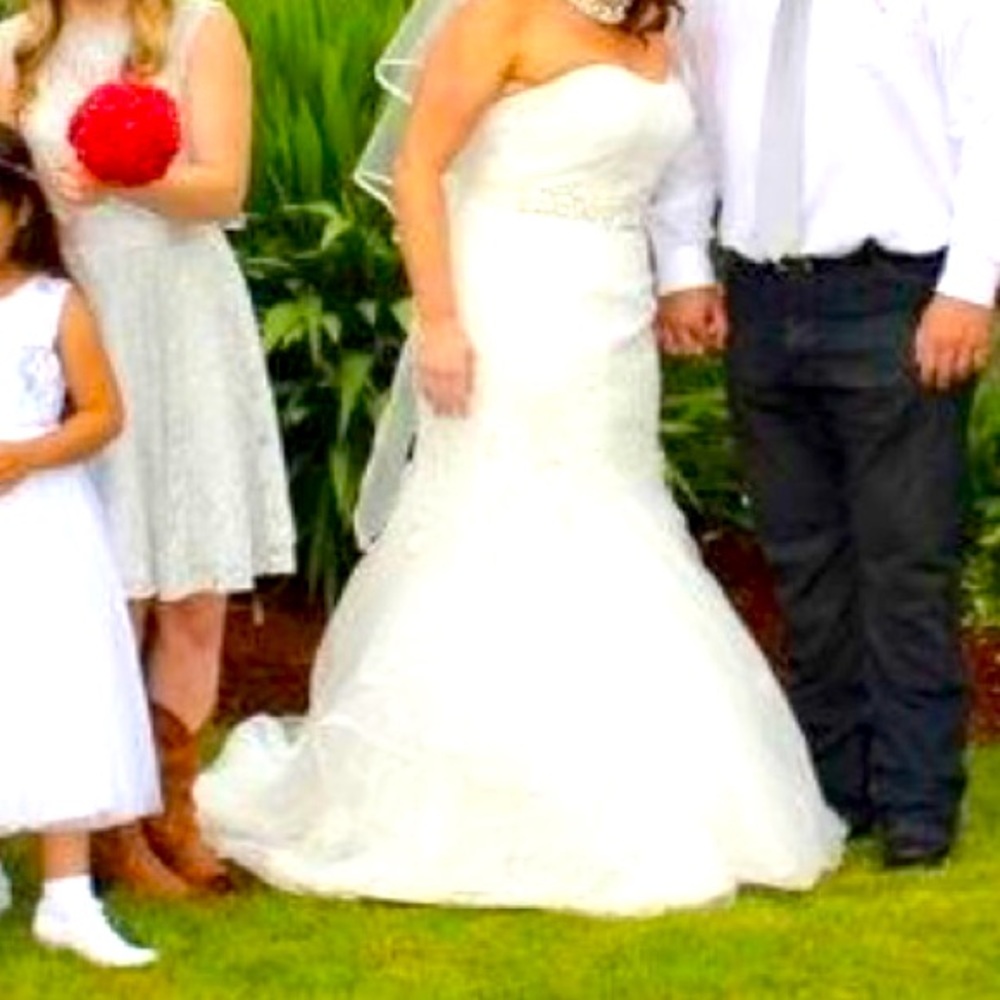 Ivory Alfred Angelo wedding dress style 2433